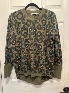 Numph Anthro Olive Green Leopard Print Lightweight High-Low hem Sweatshirt